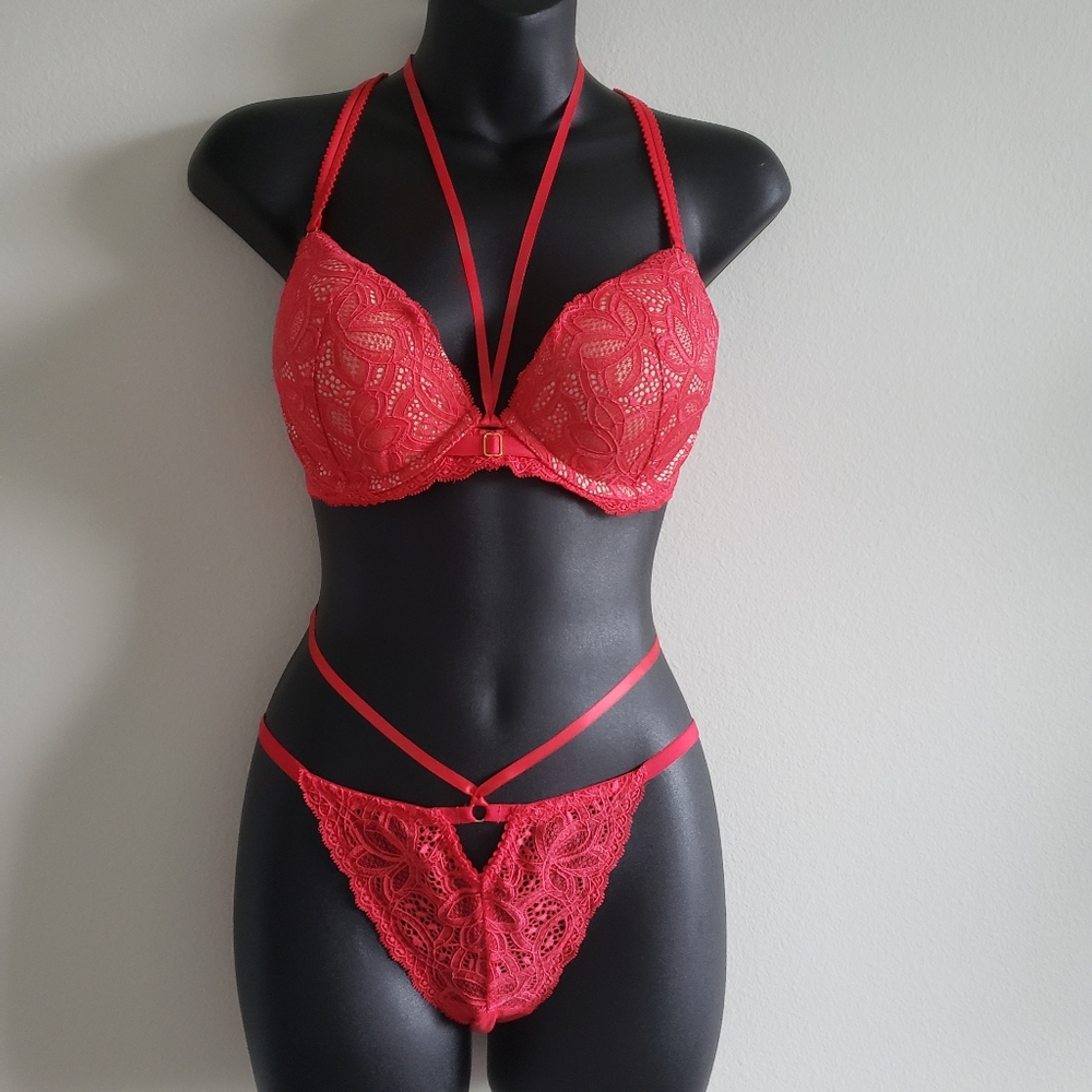 Victoria's Secret red bra set for Valentine's day